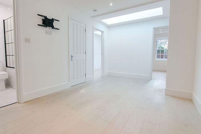 2 Bedroom Flat To Rent In Green Street, London, E13