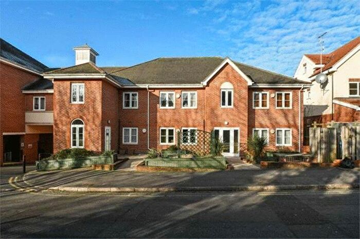 2 Bedroom Apartment To Rent In Coningsby Road, High Wycombe, HP13