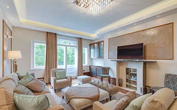 4 Bedroom Flat To Rent In North Gate, Prince Albert Road, St John's Wood, London, NW8