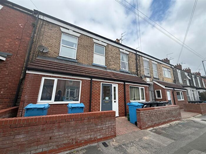 16 Bedroom Block Of Apartments For Sale In De Grey Street, Hull, HU5