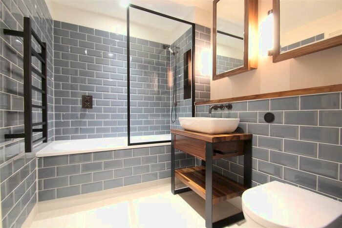 1 Bedroom Flat For Sale In Emery Wharf, Emery Way, Wapping, London, E1W