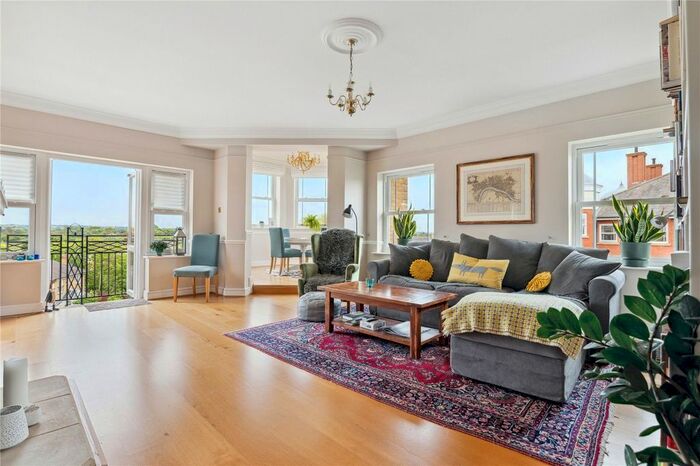 3 Bedroom Flat To Rent In Trinity Church Road, Barnes, London, SW13