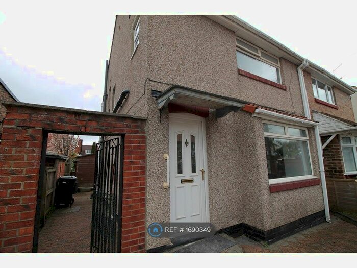 3 Bedroom Semi-Detached House To Rent In Knightside Gardens, Gateshead, NE11