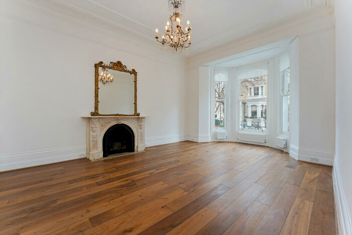1 Bedroom Flat To Rent In Redcliffe Gardens, West Chelsea, SW10