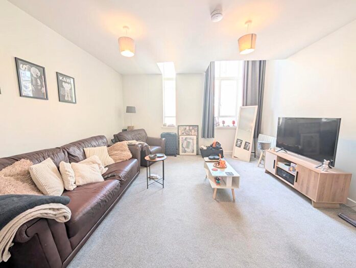 1 Bedroom Flat To Rent In Silver Street, Kettering, NN16