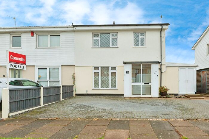3 Bedroom Semi-detached House For Sale In Birds Nest Avenue, Leicester, LE3