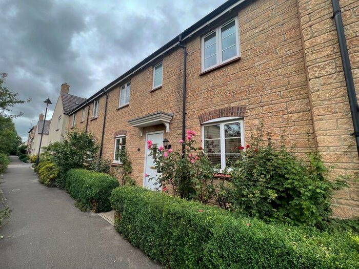 3 Bedroom Terraced House To Rent In Buzzard Road, Calne, SN11