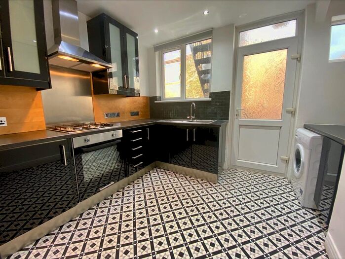 2 Bedroom Maisonette To Rent In Cavendish Avenue, Sudbury Hill, Harrow, HA1