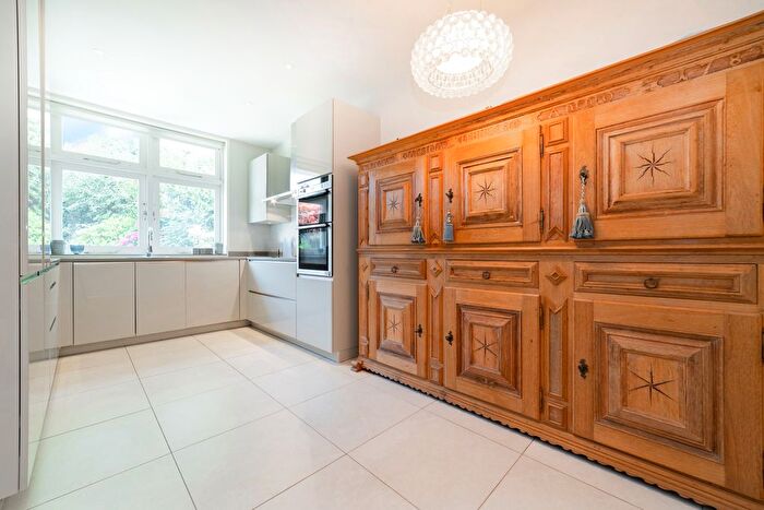 5 Bedroom Detached House To Rent In Cenacle Close, London, NW3