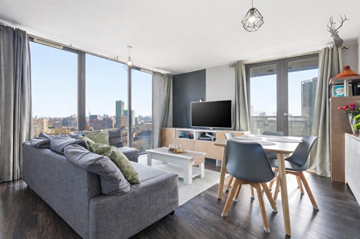 2 Bedroom Apartment For Sale In Taylor Place, Fondant Court, E3