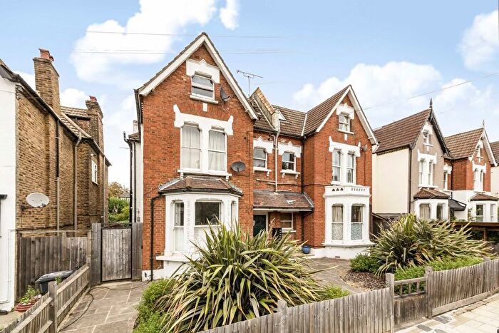 2 Bedroom Flat For Sale In Hopton Road, Streatham, SW16