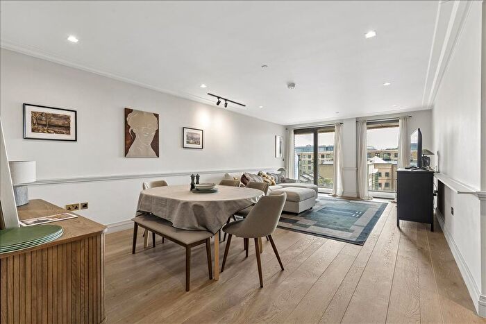 2 Bedroom Flat For Sale In Queens Wharf, Crisp Road, Hammersmith, London, W6