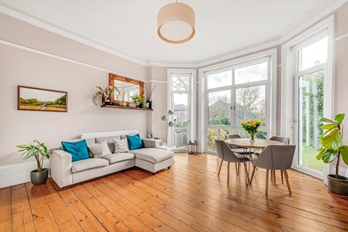 2 Bedroom Flat For Sale In Willesden Lane, London, NW6