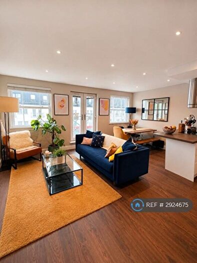 1 Bedroom Flat To Rent In Wellington House, Walton-On-Thames, KT12
