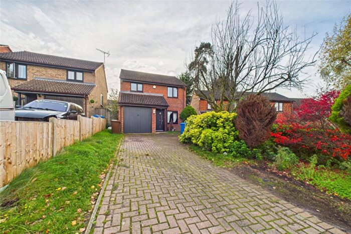 3 Bedroom Detached House To Rent In Woodmancott Close, Bracknell, Berkshire, RG12