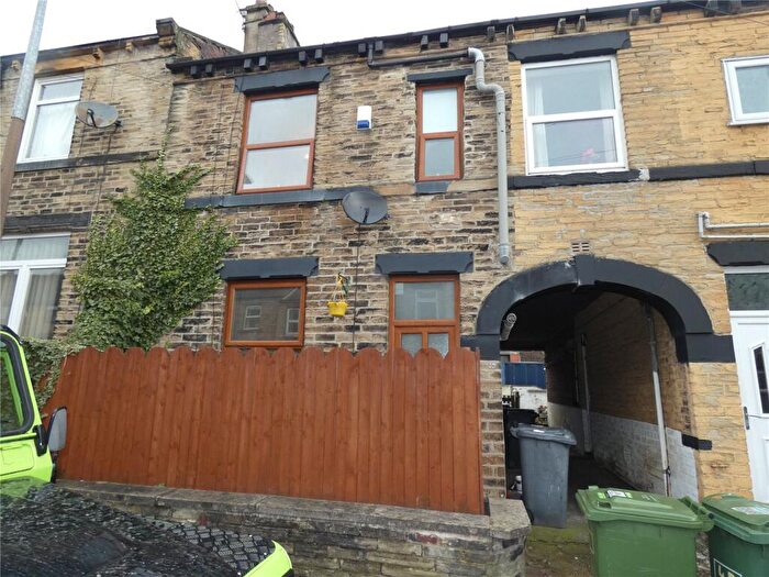 2 Bedroom Terraced House To Rent In Brooke Street, Cleckheaton, BD19