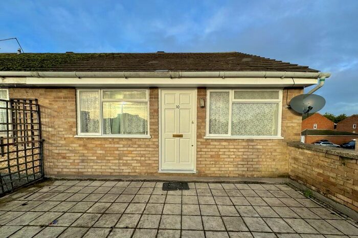 2 Bedroom Flat To Rent In Cherwell Close, Langley, Slough, SL3