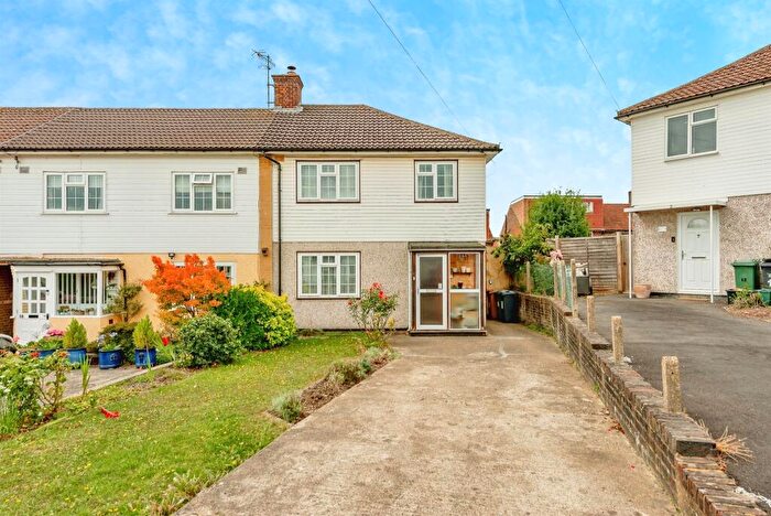 3 Bedroom End Of Terrace House For Sale In Mansfield Drive, Merstham, Redhill, RH1