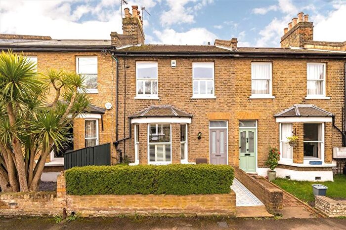 3 Bedroom Property For Sale In Blackheath Vale, Blackheath, SE3