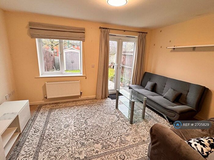 3 Bedroom Semi Detached House To Rent In Frank Birchill Close, Manchester, M40