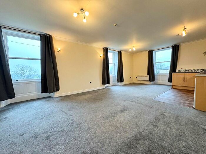 1 Bedroom Flat To Rent In Moorside Avenue, Huddersfield, West Yorkshire, HD4