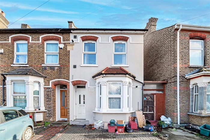7 Bedroom Terraced House For Sale In Vicarage Farm Road, Hounslow, TW3