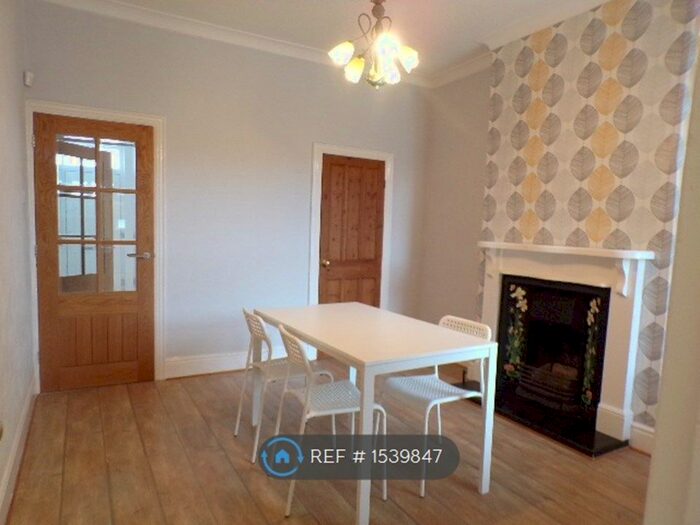 2 Bedroom End Of Terrace House To Rent In Bristol Road, Coventry, CV5