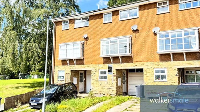 2 Bedroom Town House For Sale In Hoyle Court Avenue, Baildon, BD17