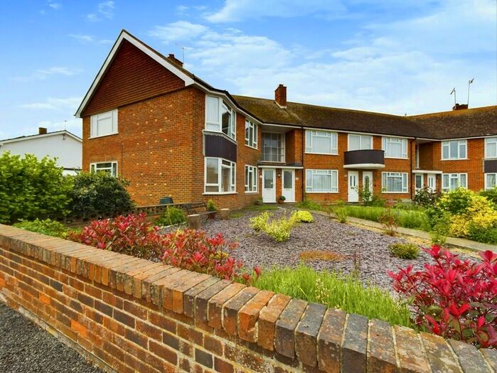 2 Bedroom Flat To Rent In Alinora Crescent, Goring-by-sea, BN12