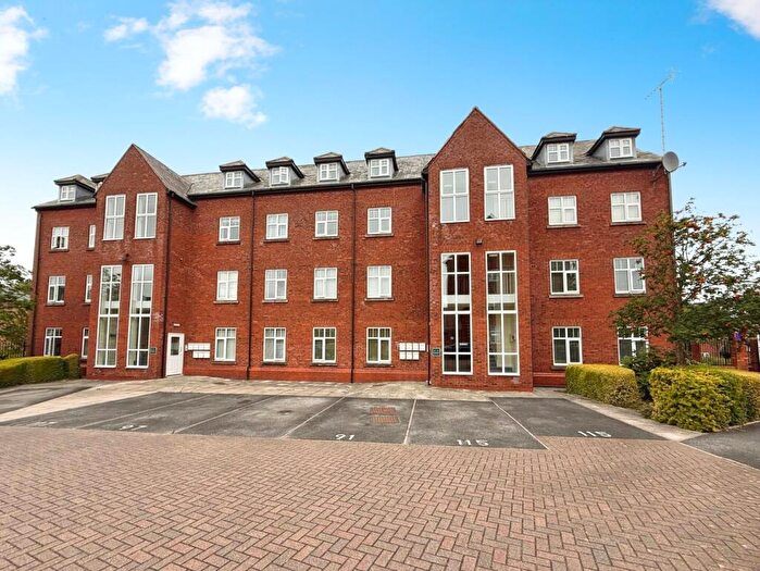 1 Bedroom Flat For Sale In Eastgate, Macclesfield, SK10