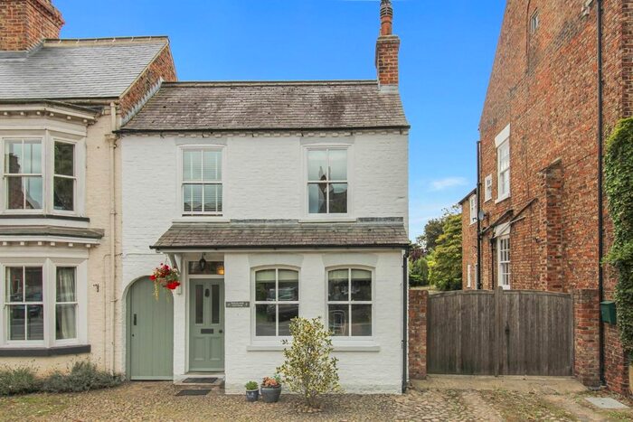 2 Bedroom Cottage For Sale In Main Street, Helperby, York, YO61