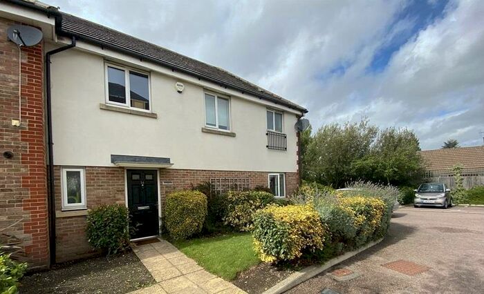3 Bedroom House To Rent In Summerleas Close, Hemel Hempstead, HP2