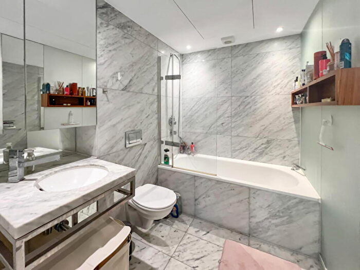 1 Bedroom Apartment For Sale In Fairmont Avenue, London, E14