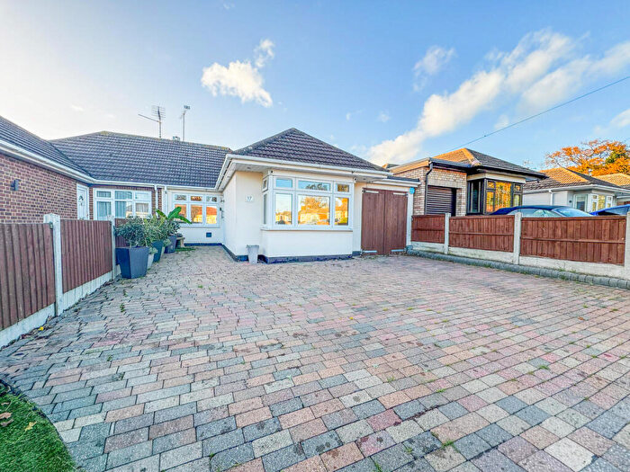 2 Bedroom Semi-Detached Bungalow For Sale In Heycroft Road, Leigh-on-Sea, SS9