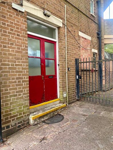 3 Bedroom Flat To Rent In Butts Road, Walsall, WS4
