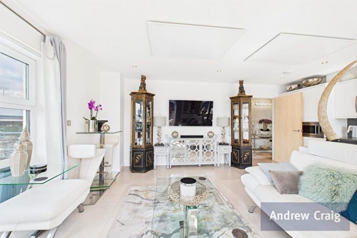 2 Bedroom Apartment For Sale In , The Bar, St. James Gate, NE1