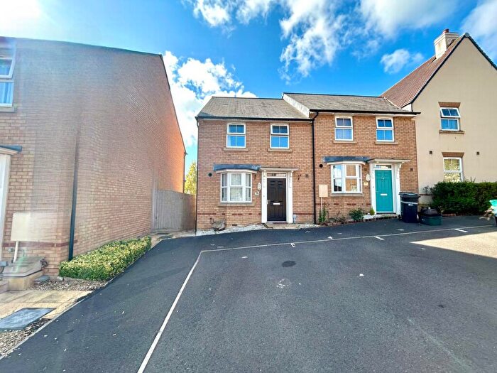 3 Bedroom End Of Terrace House For Sale In Gilbert Road, Yeovil, BA21
