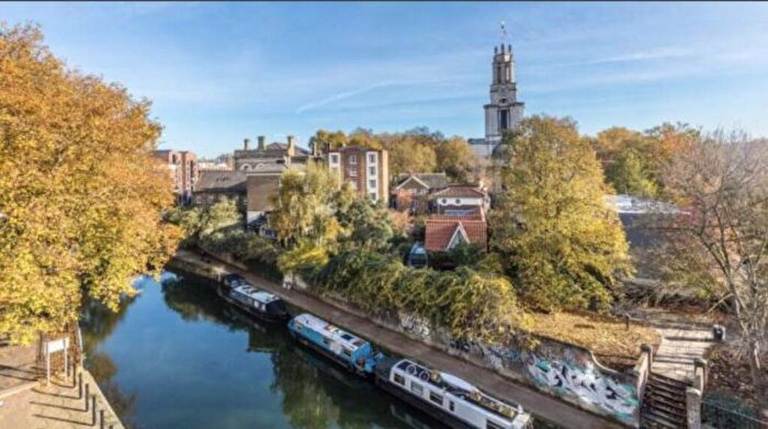 2 Bedroom Apartment To Rent In Wharf Lane, London, E14