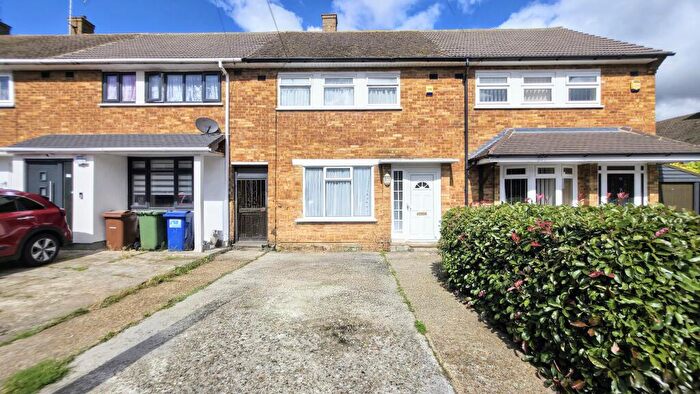 3 Bedroom Terraced House For Sale In Nethan Drive, Aveley, RM15