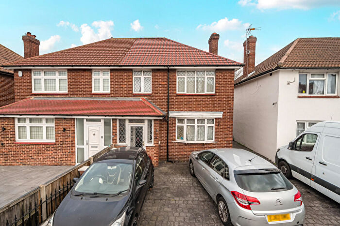 3 Bedroom Semi Detached House For Sale In Upper Wickham Lane, Welling, DA16