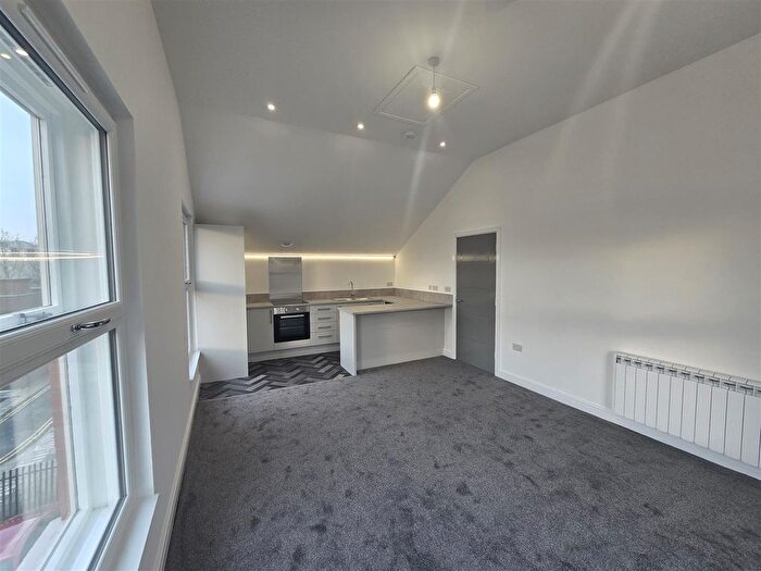 1 Bedroom Flat To Rent In Wood Street, Ashton-Under-Lyne, OL6