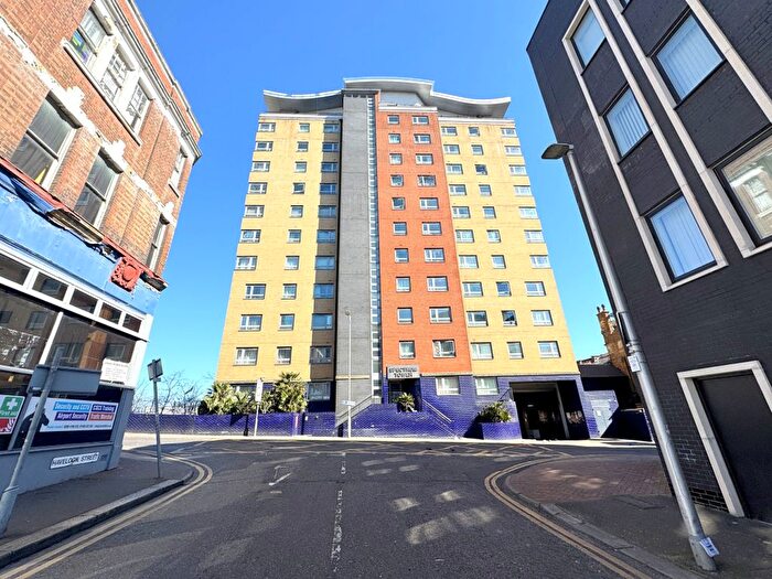 2 Bedroom Flat To Rent In Spectrum Tower, Hainault Road, Ilford, IG1