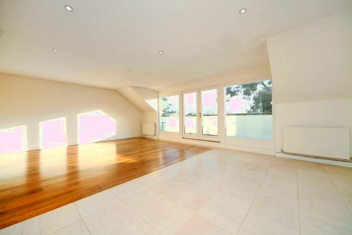 2 Bedroom Duplex To Rent In Mill Lane Windsor, SL4