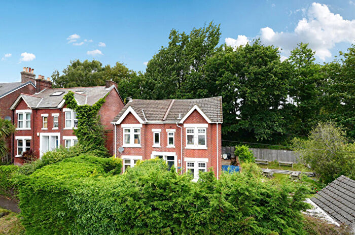 2 Bedroom Semi-Detached House For Sale In Portsmouth Road, Woolston, Southampton, Hampshire, SO19