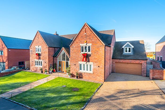 6 Bedroom Detached House For Sale In The Old Woodyard, Wysall, NG12