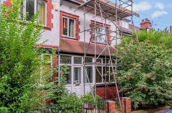 6 Bedroom Terraced House To Rent In Rokeby Gardens, Headingley, LS6