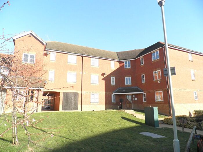 2 Bedroom Flat To Rent In Riverbank Way, Ashford, TN24
