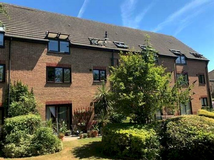 2 Bedroom Flat To Rent In Oakdene, Gubbins Lane, Romford, RM3