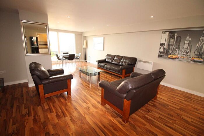 2 Bedroom Apartment To Rent In The Quadrangle, Lower Ormand Street, Manchester, M1