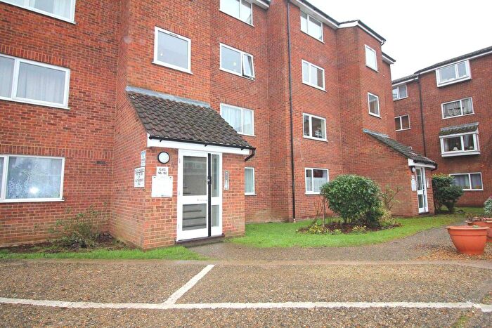 2 Bedroom Flat To Rent In Makepeace Road, Northolt, UB5